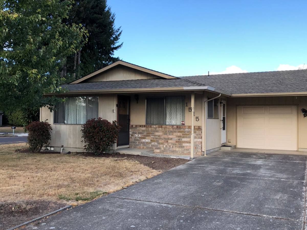 Townhouse for rent at 1515 & 1525 David Dr, Lebanon, OR 97355