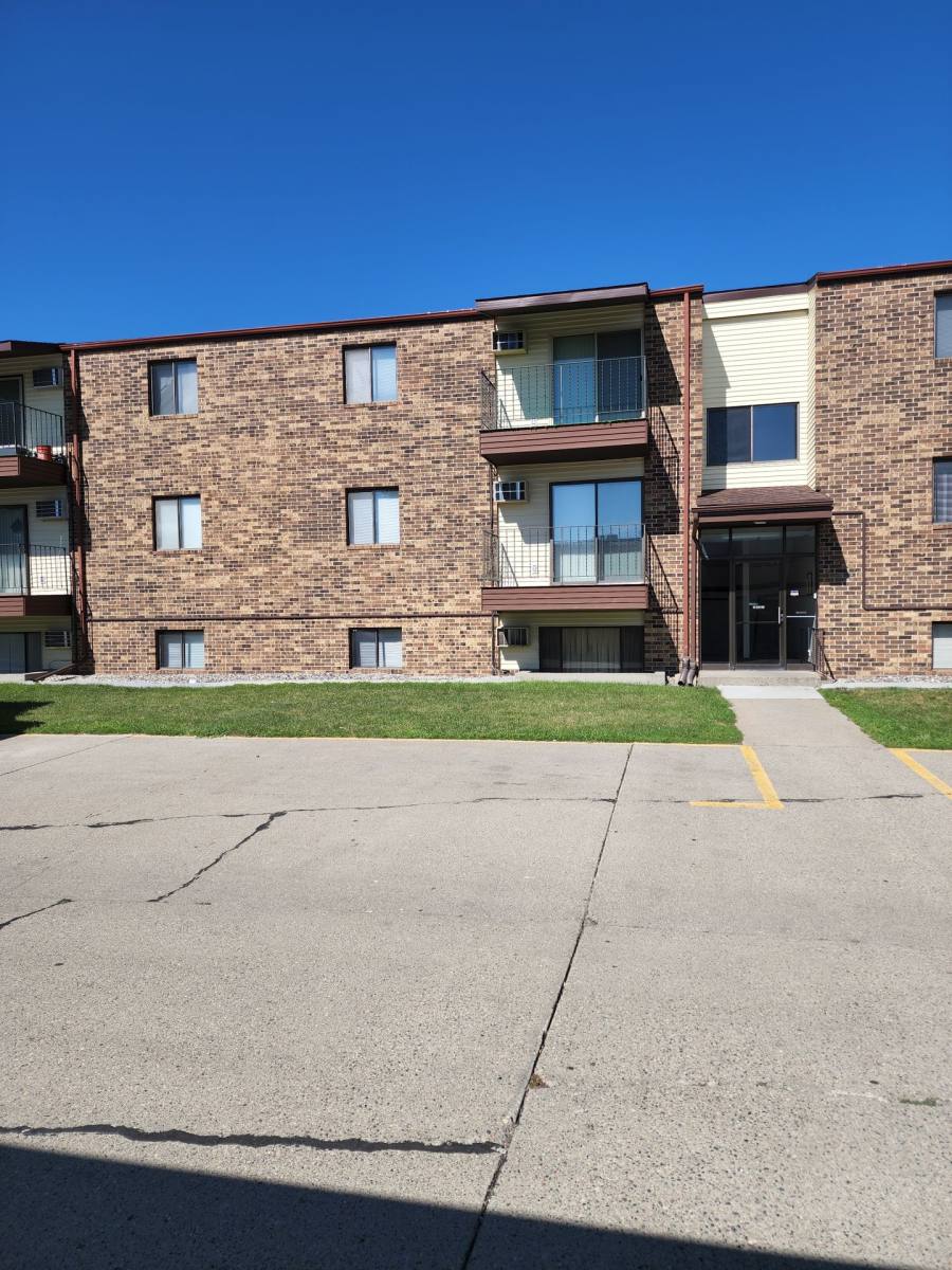 Apartment for rent at 1401 27th Ave S, Fargo, ND 58103