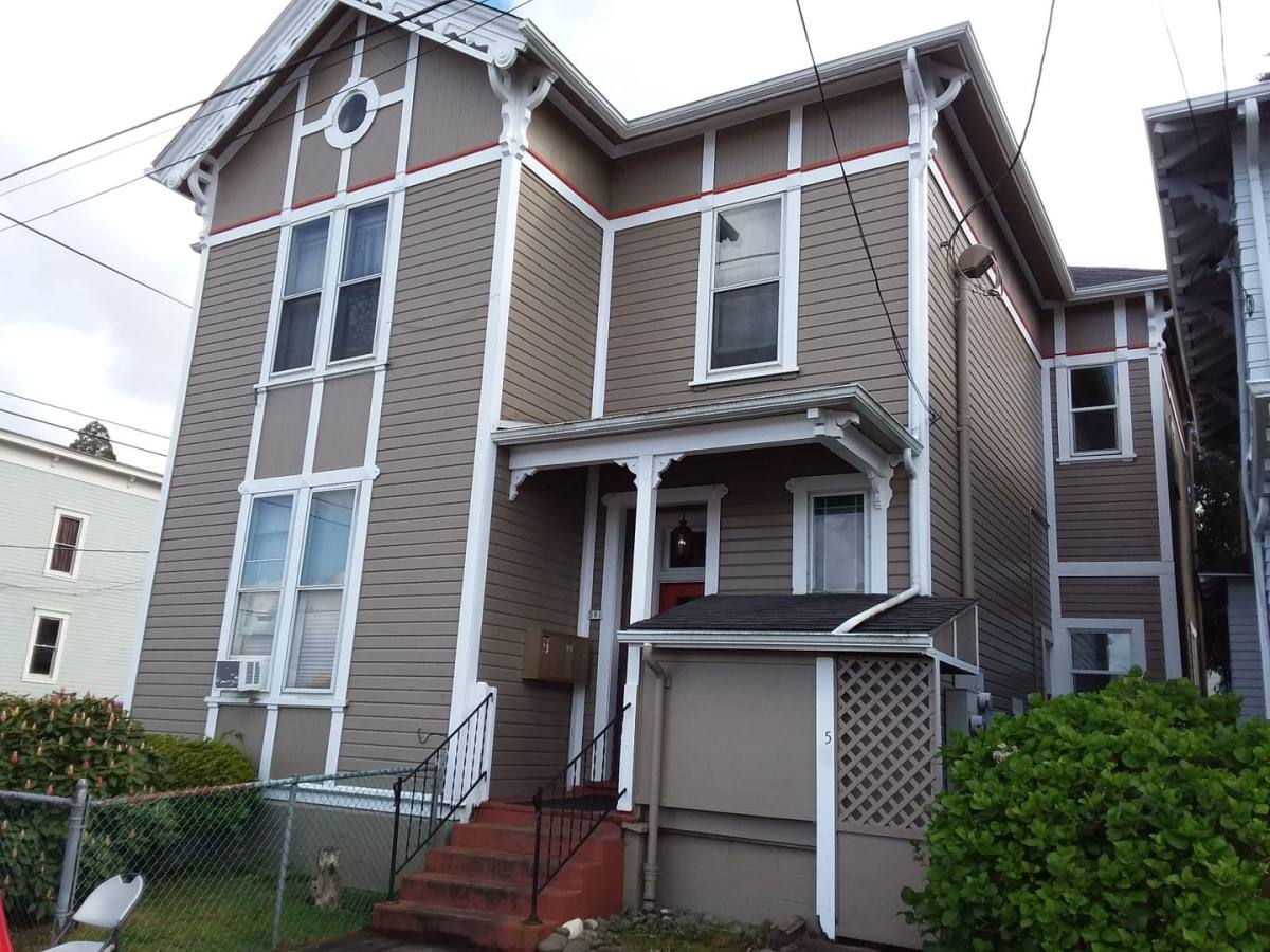 Apartment for rent at 591 Commercial St, Astoria, OR 97103