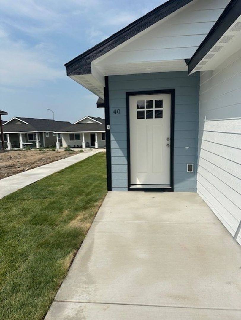 House for rent at 123 9th Ave, Moses Lake, WA 98837