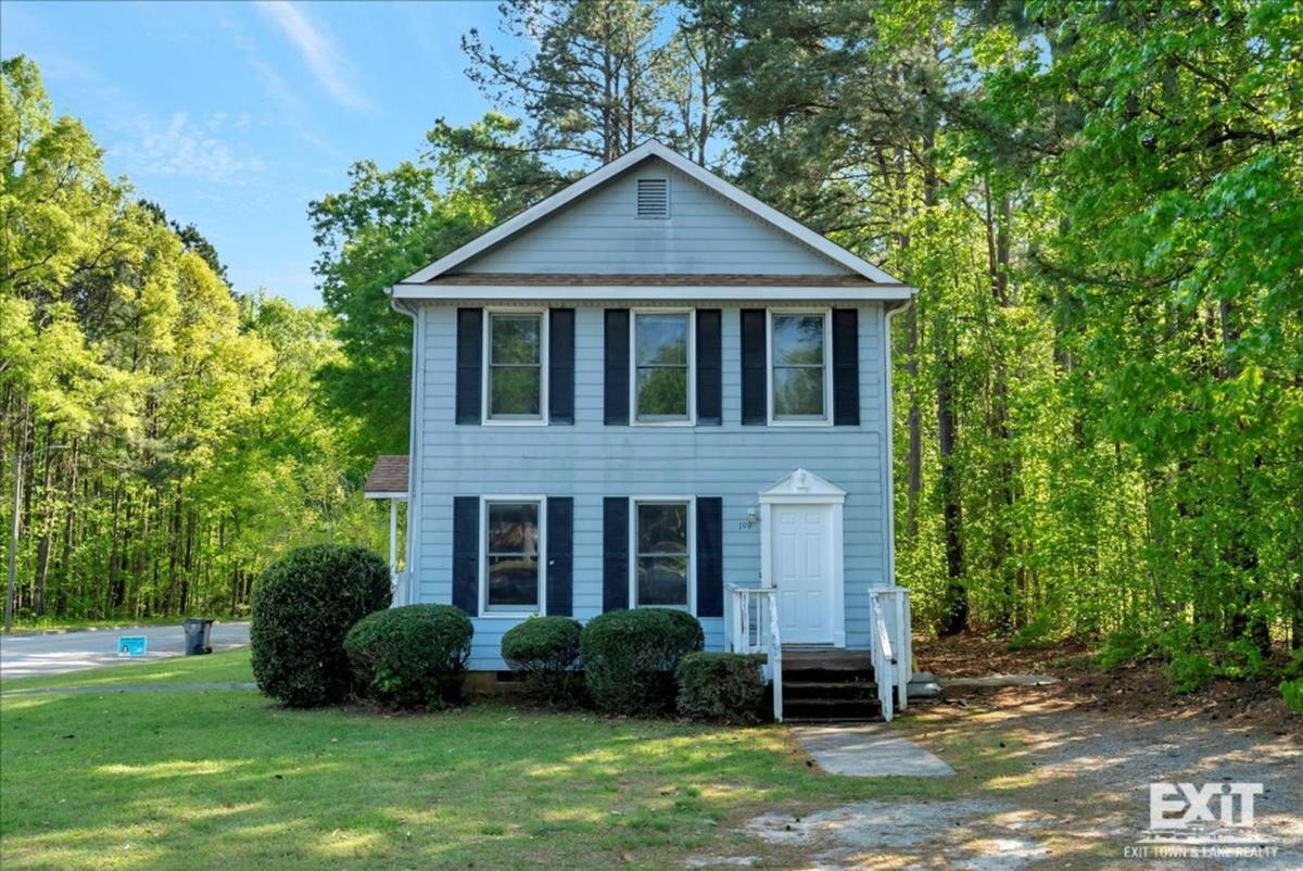 Apartment for rent at 199 Hammer St, South Hill, VA 23970