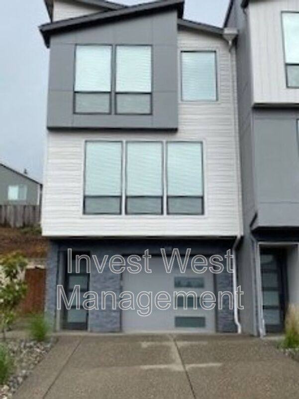 Townhouse for rent at 2345 N R St, Washougal, WA 98671
