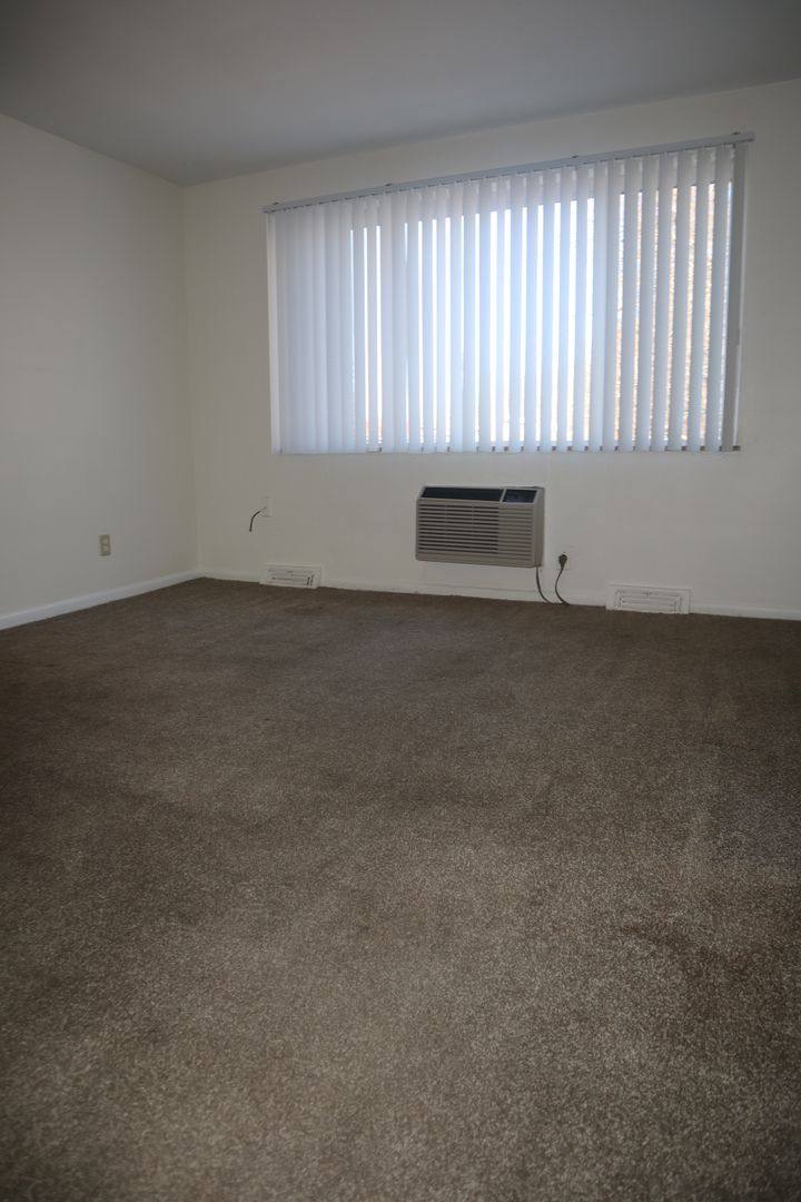 Apartment for rent at 22450-22400 Euclid Ave, Euclid, OH 44117
