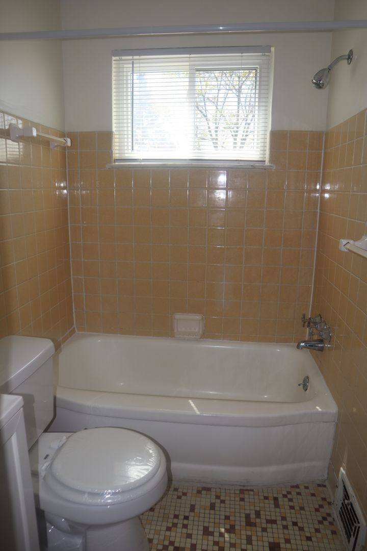 Apartment for rent at 22450-22400 Euclid Ave, Euclid, OH 44117