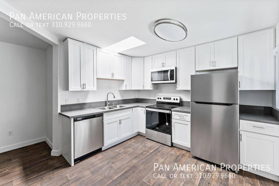 Apartment for rent at 533 E Washington Ave, Santa Ana, CA 92701