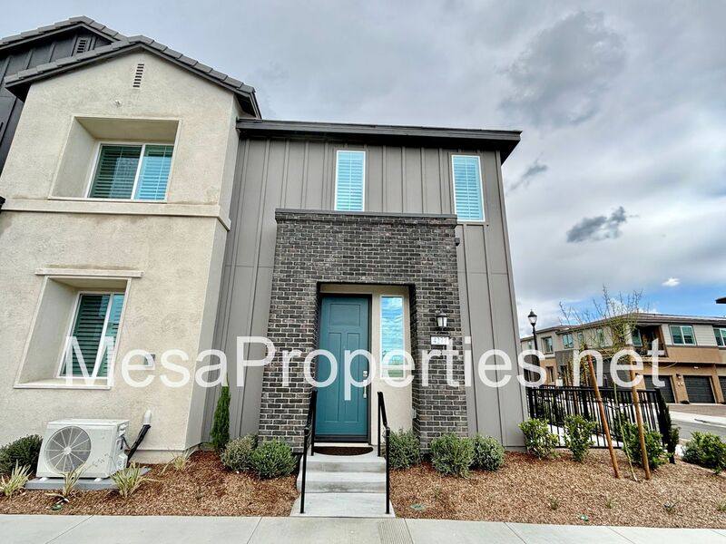 Townhouse for rent at 4277 S Montoya Paseo, Ontario, CA 91762