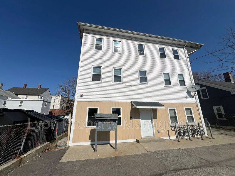 Apartment for rent at 12 Clark Court #1L, Woonsocket, RI 02895