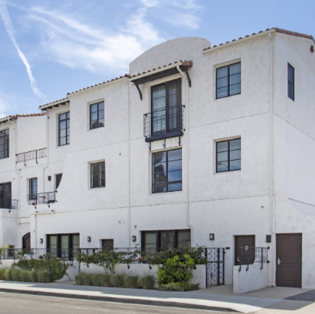 Apartment for rent at 72 W Santa Clara St, Ventura, CA 93001