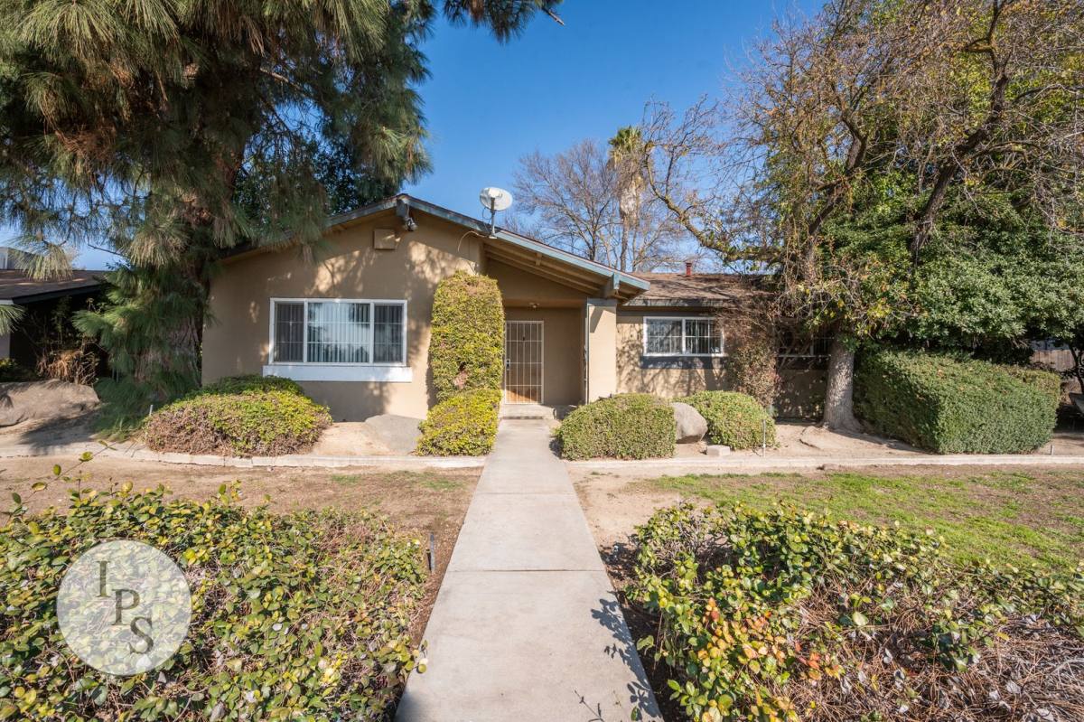 House for rent at 15404 W Kearney Blvd, Kerman, CA 93630