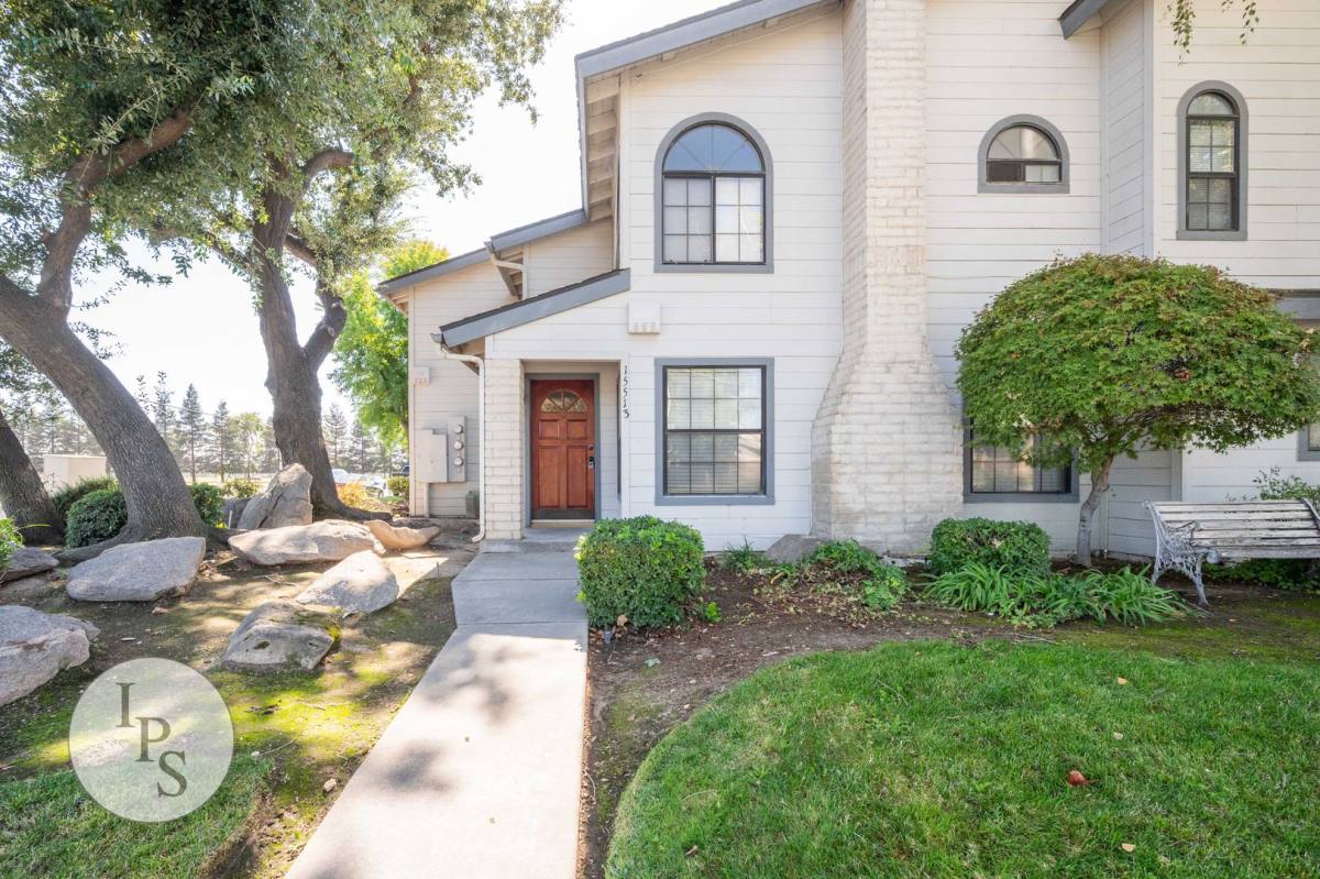 Townhouse for rent at 15513 W Kearney Blvd, Kerman, CA 93630