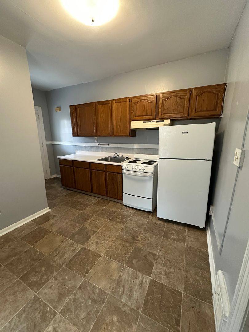 Apartment for rent at 413 W Forest Ave, Ypsilanti, MI 48197