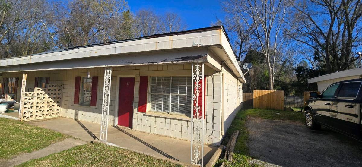 Apartment for rent at 210 Ruby Lane, Longview, TX 75604