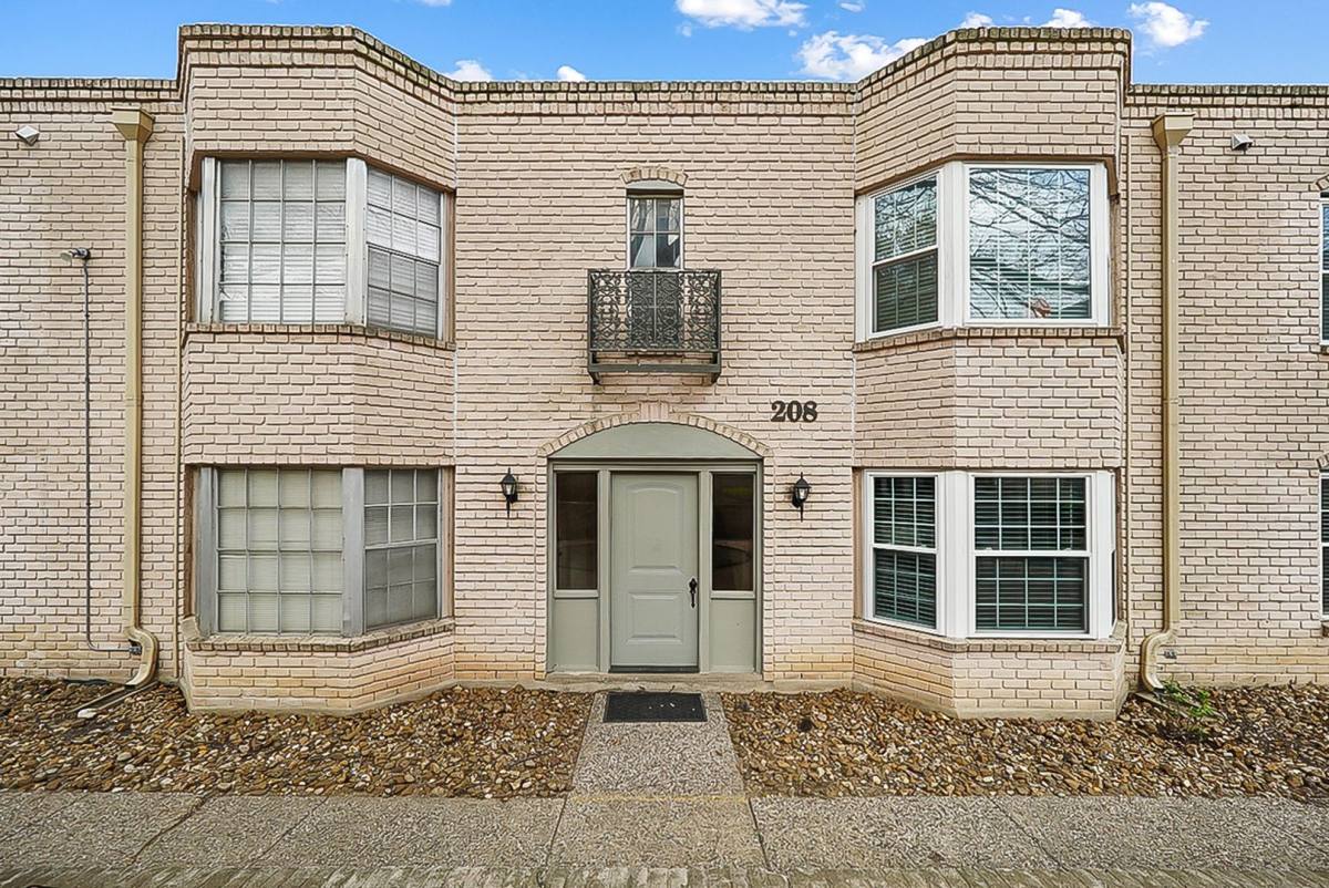 Condo for rent at 102 Ruelle, San Antonio, TX 78209