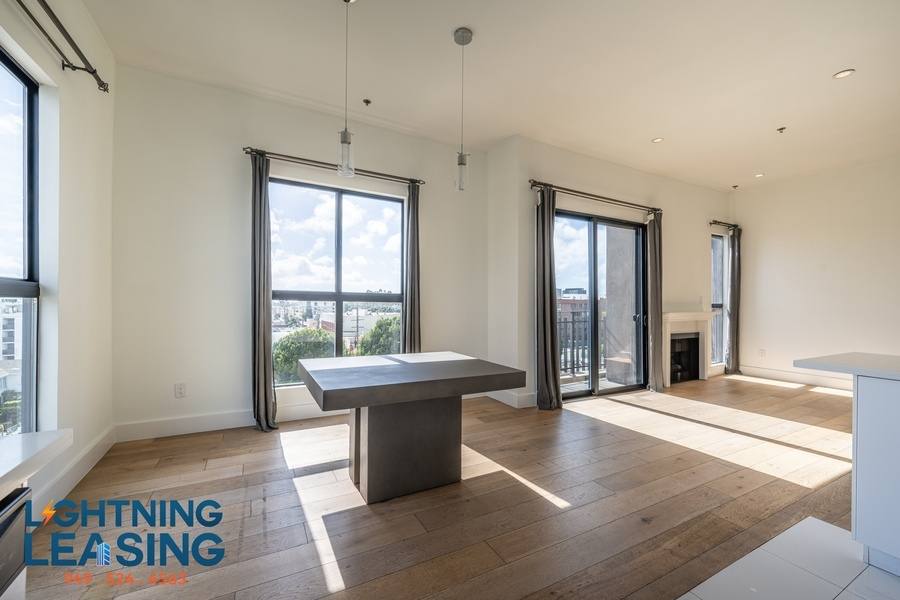 Apartment for rent at 8811 Burton Way #510C, Los Angeles, CA 90048