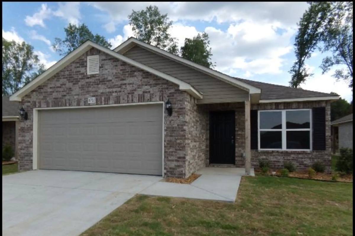 House for rent at Maumelle, 8701 Northwood Creek Dr, Maumelle, AR 72113