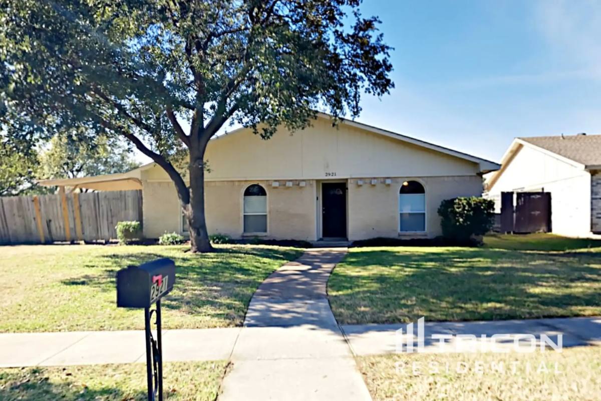 House for rent at 2921 Rolling Hills Dr, Carrollton, TX 75007