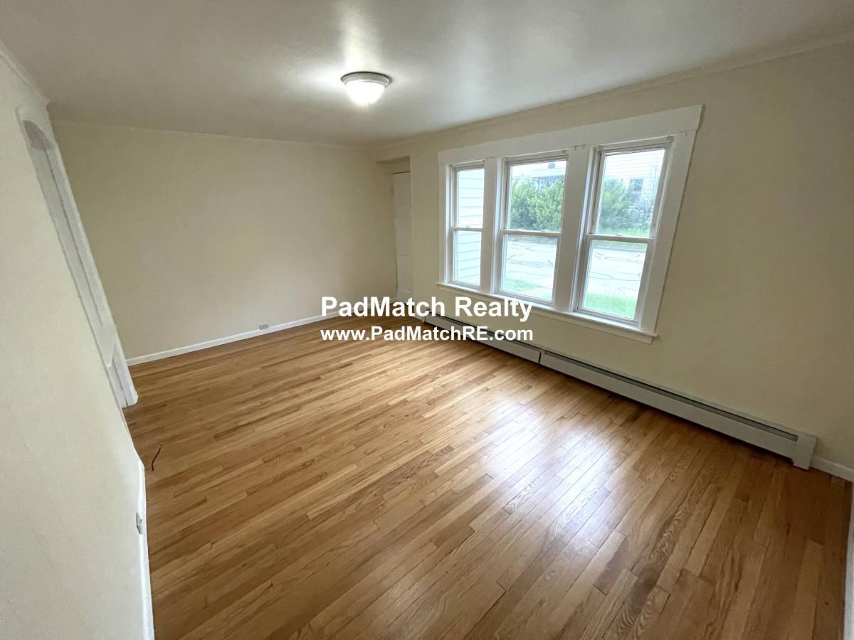 Apartment for rent at 219 Elm St #1, Southbridge, MA 01550