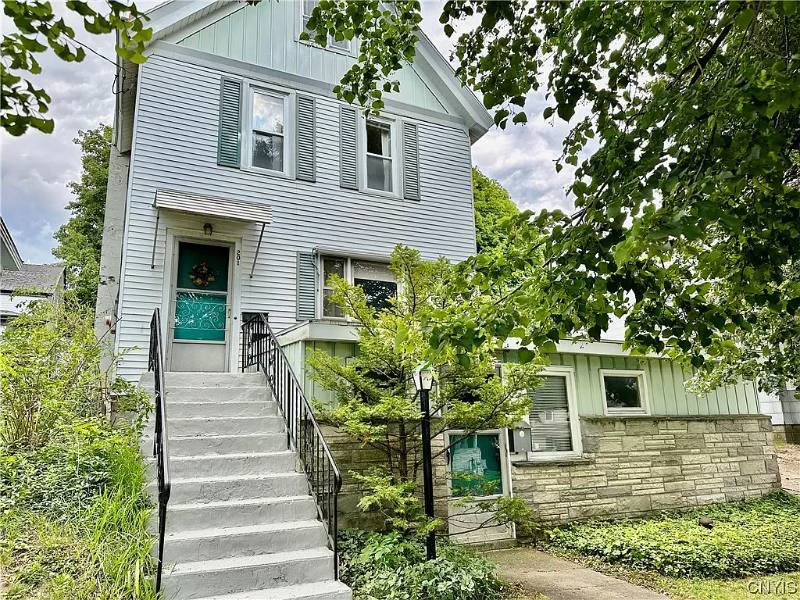 House for rent at 201 E 5th St, Oswego, NY 13126