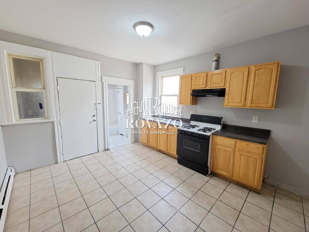 Apartment for rent at 317 W Runyon St #2RA, Newark, NJ 07108