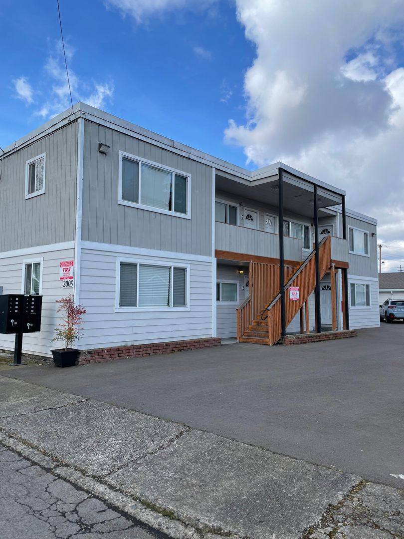 Apartment for rent at 2007 Carleton Way NE, Salem, OR 97301