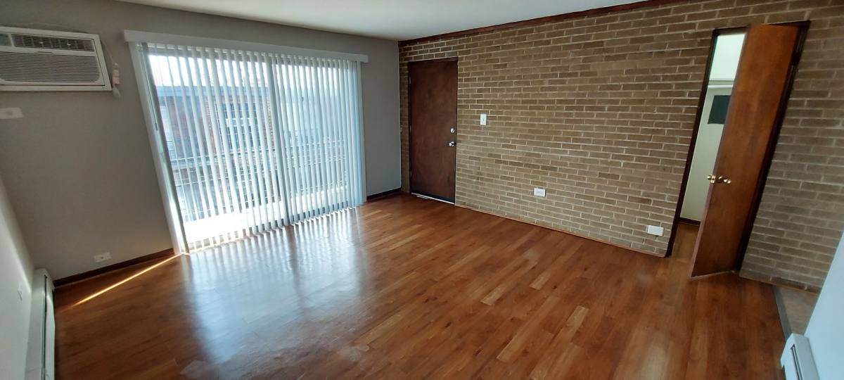 Apartment for rent at 13025 Wood St, Blue Island, IL 60406