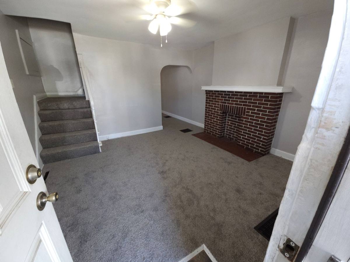 Apartment for rent at 659-661 Hanford St, Columbus, OH 43206