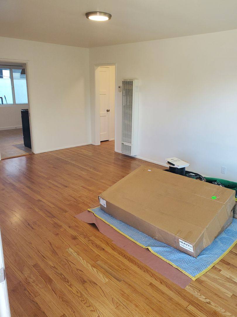 Apartment for rent at 11411-13 1 2 Washington Place, Los Angeles, CA 90066
