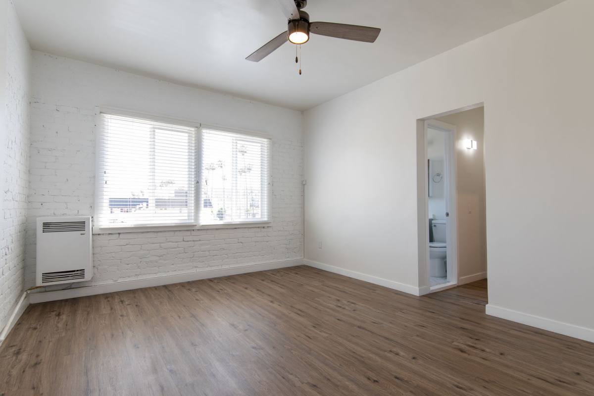 Apartment for rent at 260 S Mariposa, Los Angeles, CA 90004