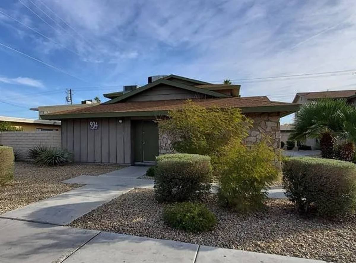 Apartment for rent at 900 N Jones Blvd, Las Vegas, NV 89108