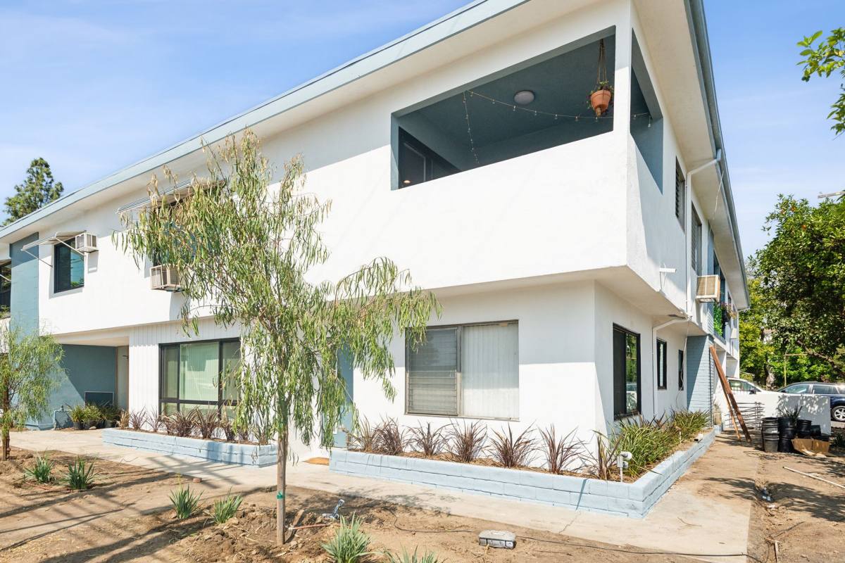 Apartment for rent at 12159 Magnolia Blvd, Valley Village, CA 91607