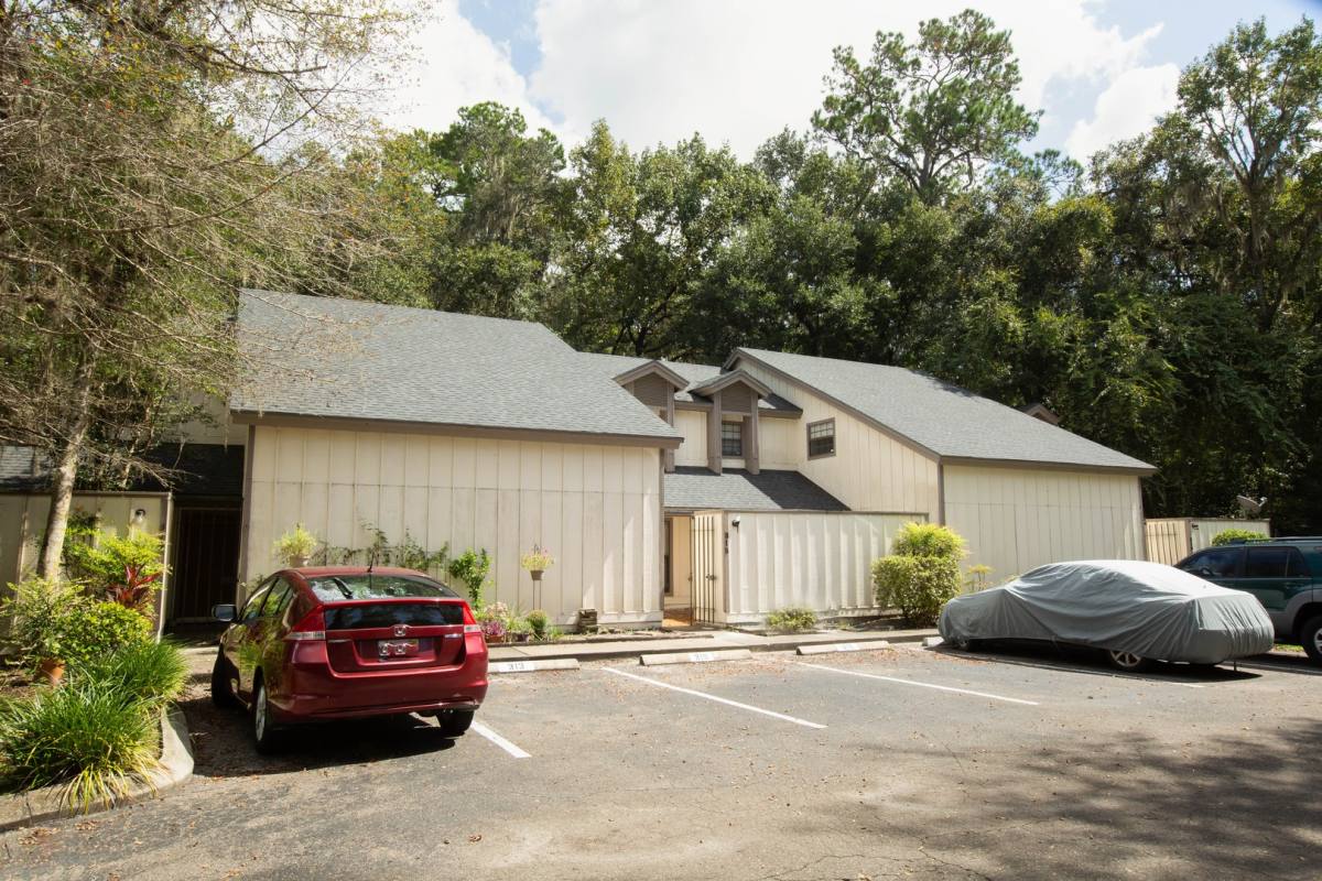 Townhouse for rent at 315 SW 54th Dr, Gainesville, FL 32607