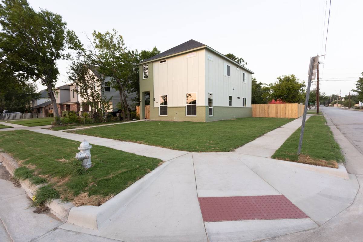 Apartment for rent at 2900 Livingston Ave, Fort Worth, TX 76110