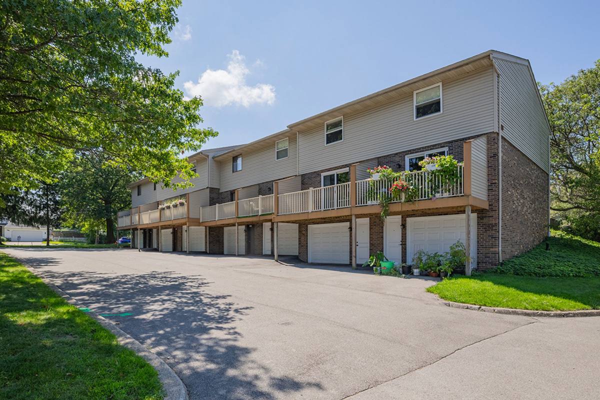 Townhouse for rent at 2857 Willowood Dr, Erie, PA 16506