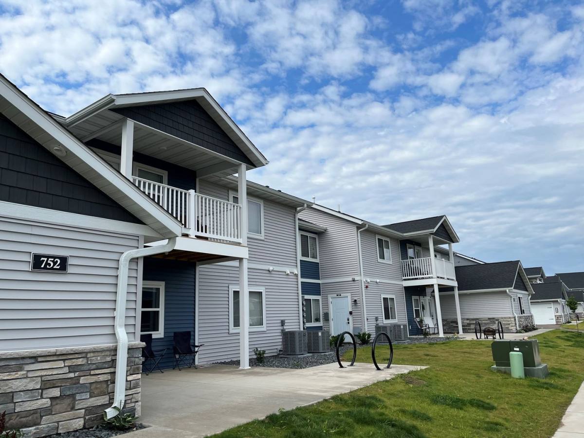 Apartment for rent at 752 Peregrine Circle, River Falls, WI 54022