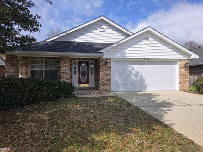 House for rent at 3324 Village Green Dr, Milton, FL 32571