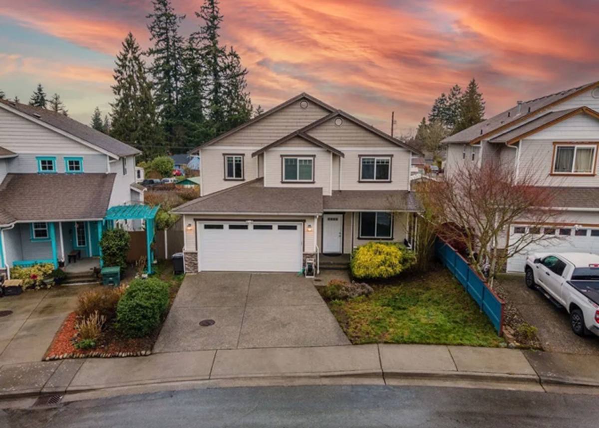 House for rent at 215 79th Place SE, Everett, WA 98203