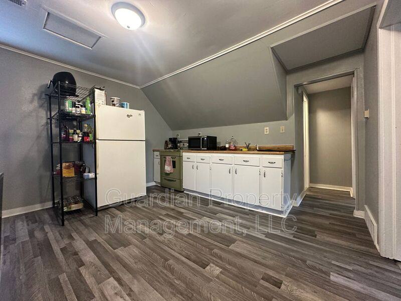 Apartment for rent at 4095 E 3rd St, Maryville, MO 64468