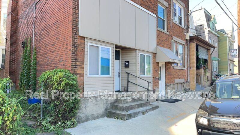 Apartment for rent at 1245 Chartiers Ave #5 Storefront, McKees Rocks, PA 15136