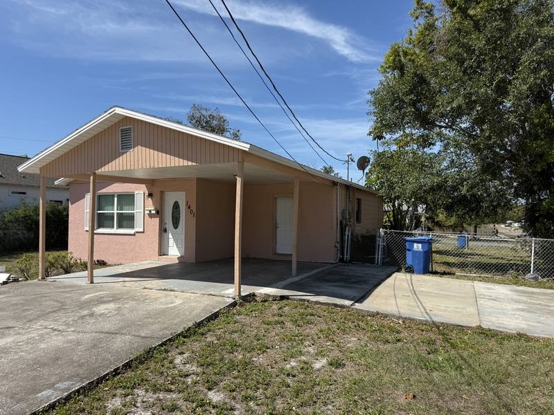 House for rent at 1401 43rd St S, Saint Petersburg, FL 33711