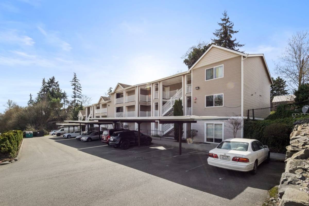Apartment for rent at 168 Norpoint Way NE, Tacoma, WA 98422
