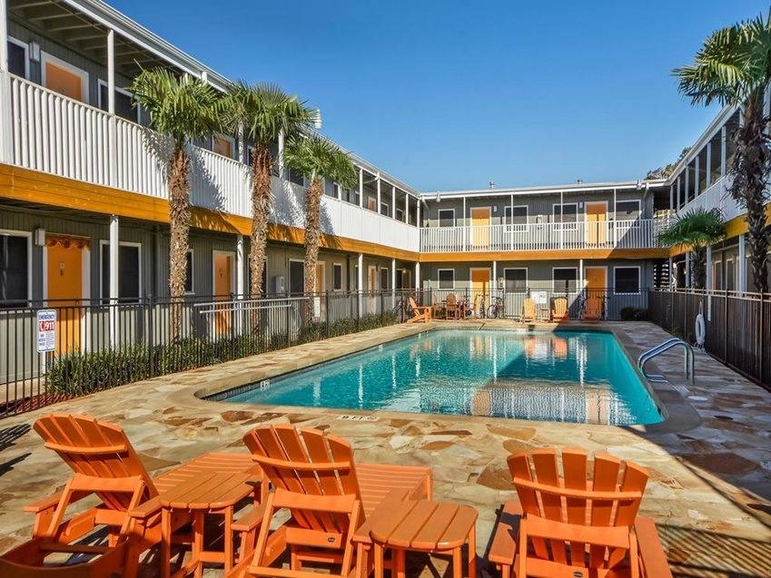 Apartment for rent at 2401 Manor, Austin, TX 78722