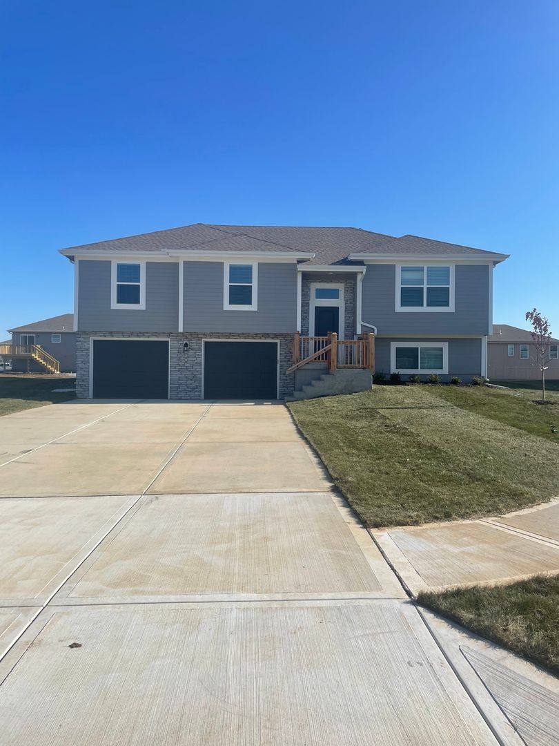 House for rent at 709 Summer Dawn Circle, Belton, MO 64012
