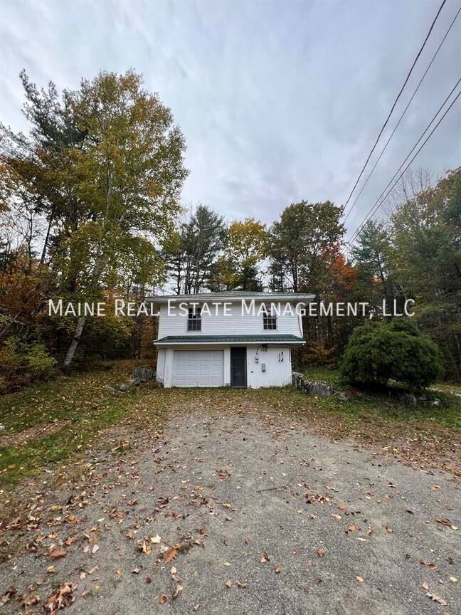 House for rent at 15 Hudson Rd, Old Town, ME 04468