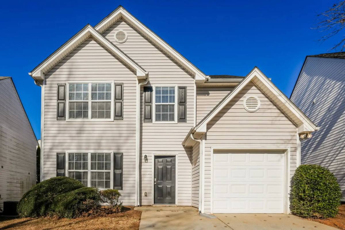 House for rent at 384 Clearsprings Dr, Lawrenceville, GA 30046