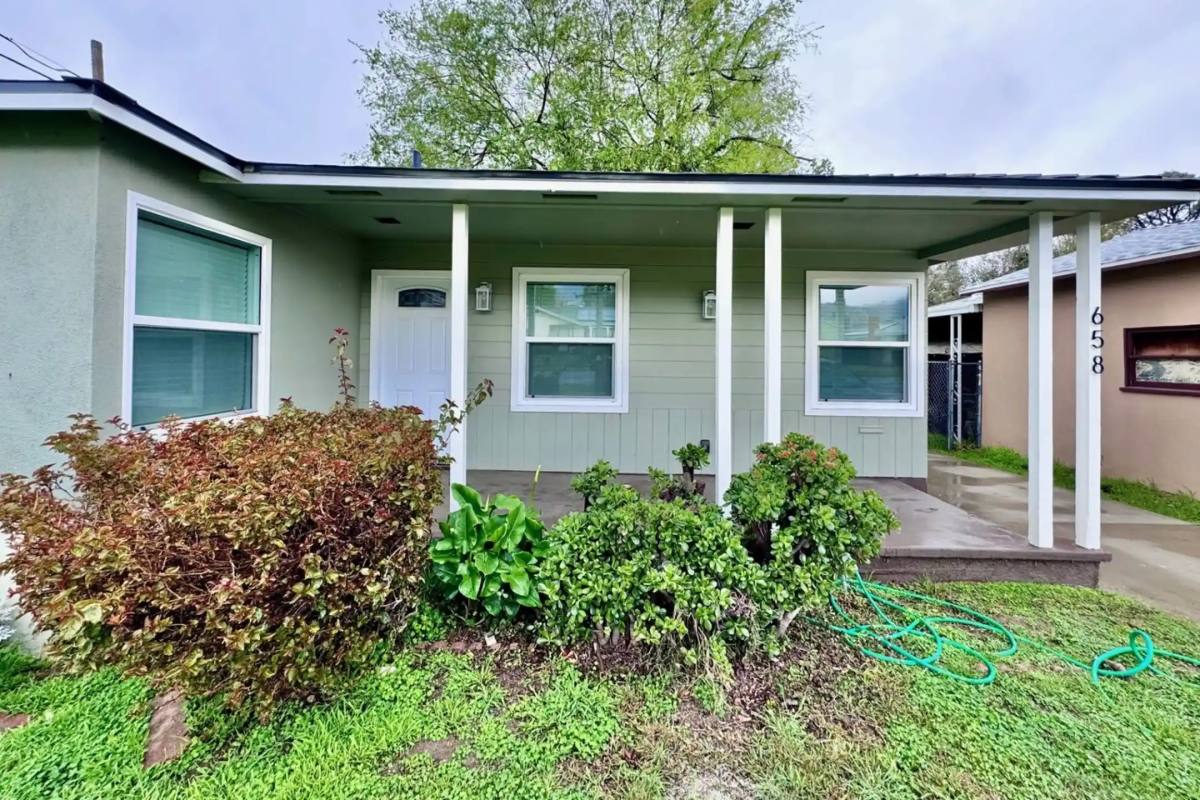House for rent at 658 W Harriet St, Altadena, CA 91001