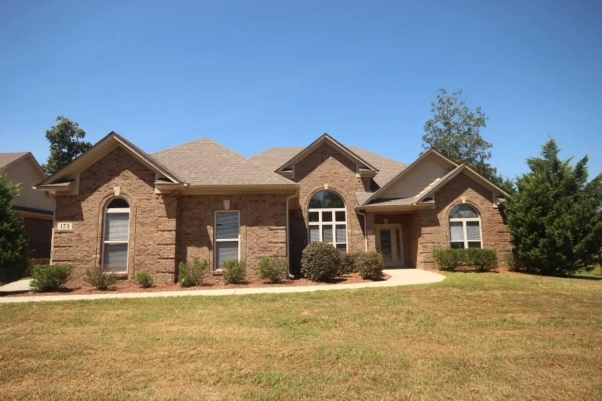 House for rent at 173 Bucks Pocket Dr, New Market, AL 35761
