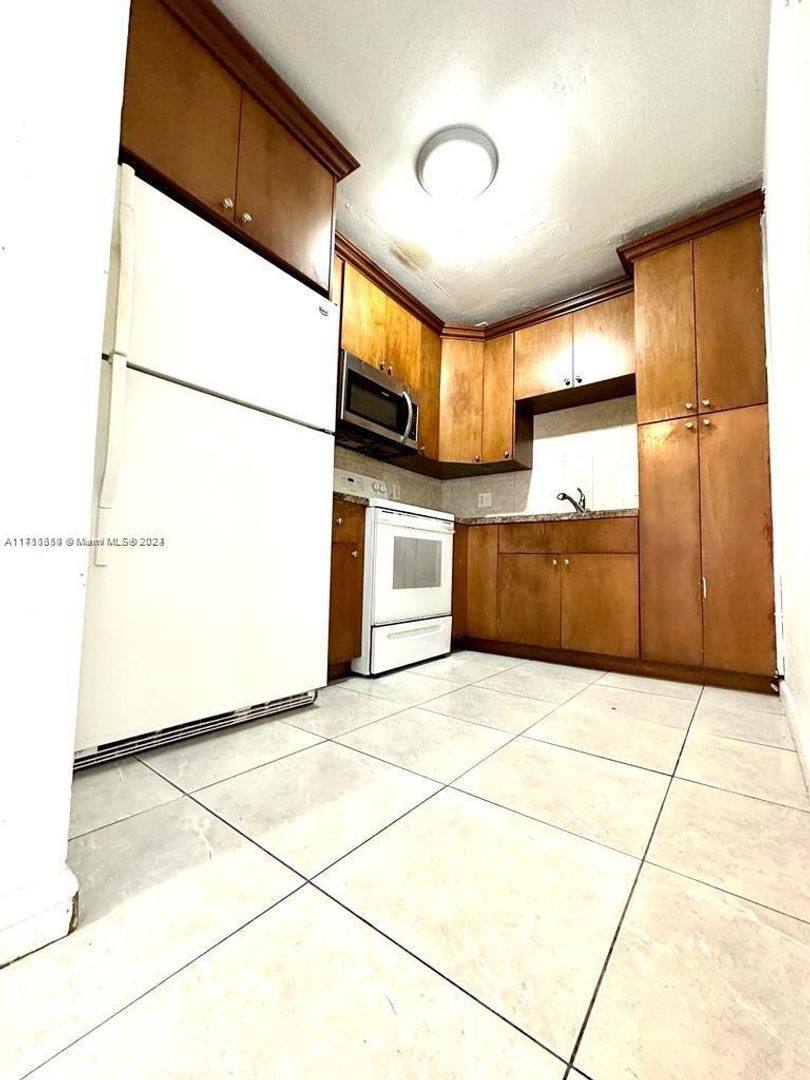 House for rent at 7640 SW 10th St, Pompano Beach, FL 33068