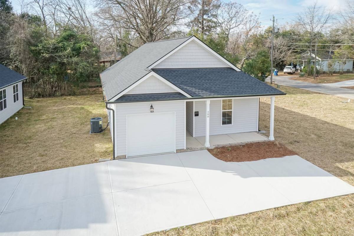 House for rent at 200 E Granville St, Dunn, NC 28334