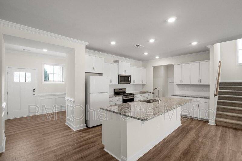 Townhouse for rent at 4217 Steel Way, Sherrills Ford, NC 28673