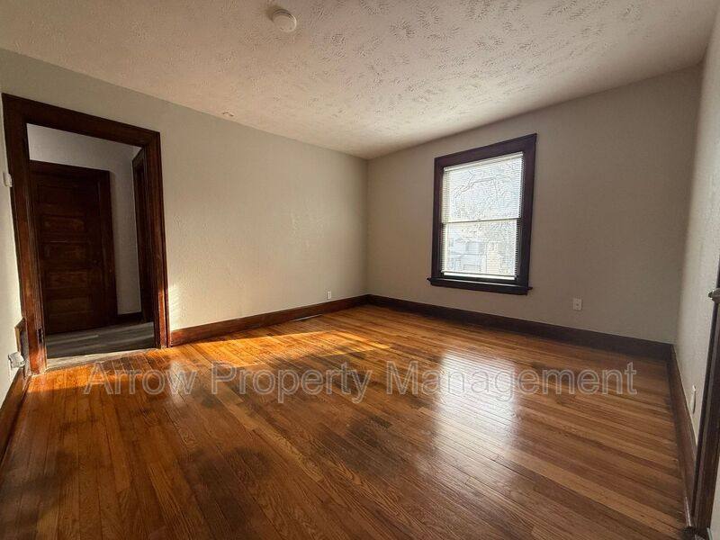 Apartment for rent at 1327 S 14th St #3, Lincoln, NE 68502